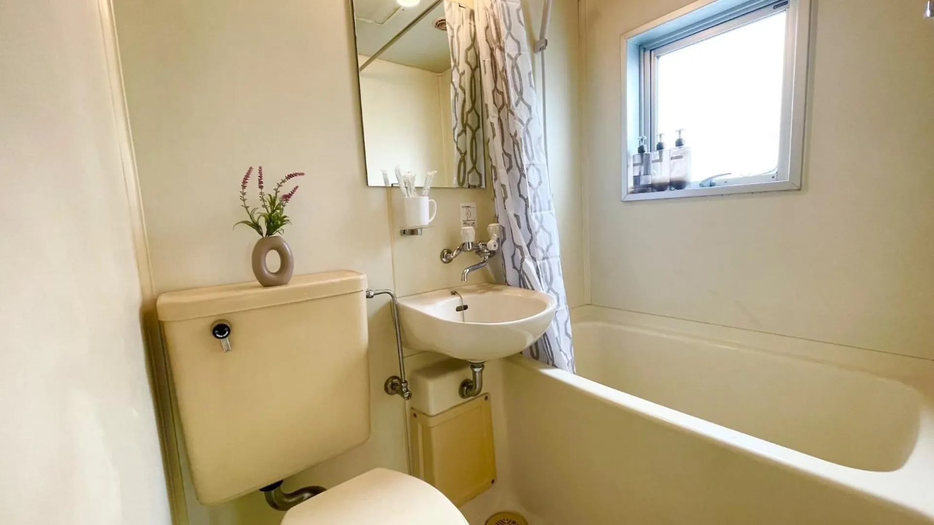 Sakura Apartment - Vacation Stay 17197 Toyonaka Guest house